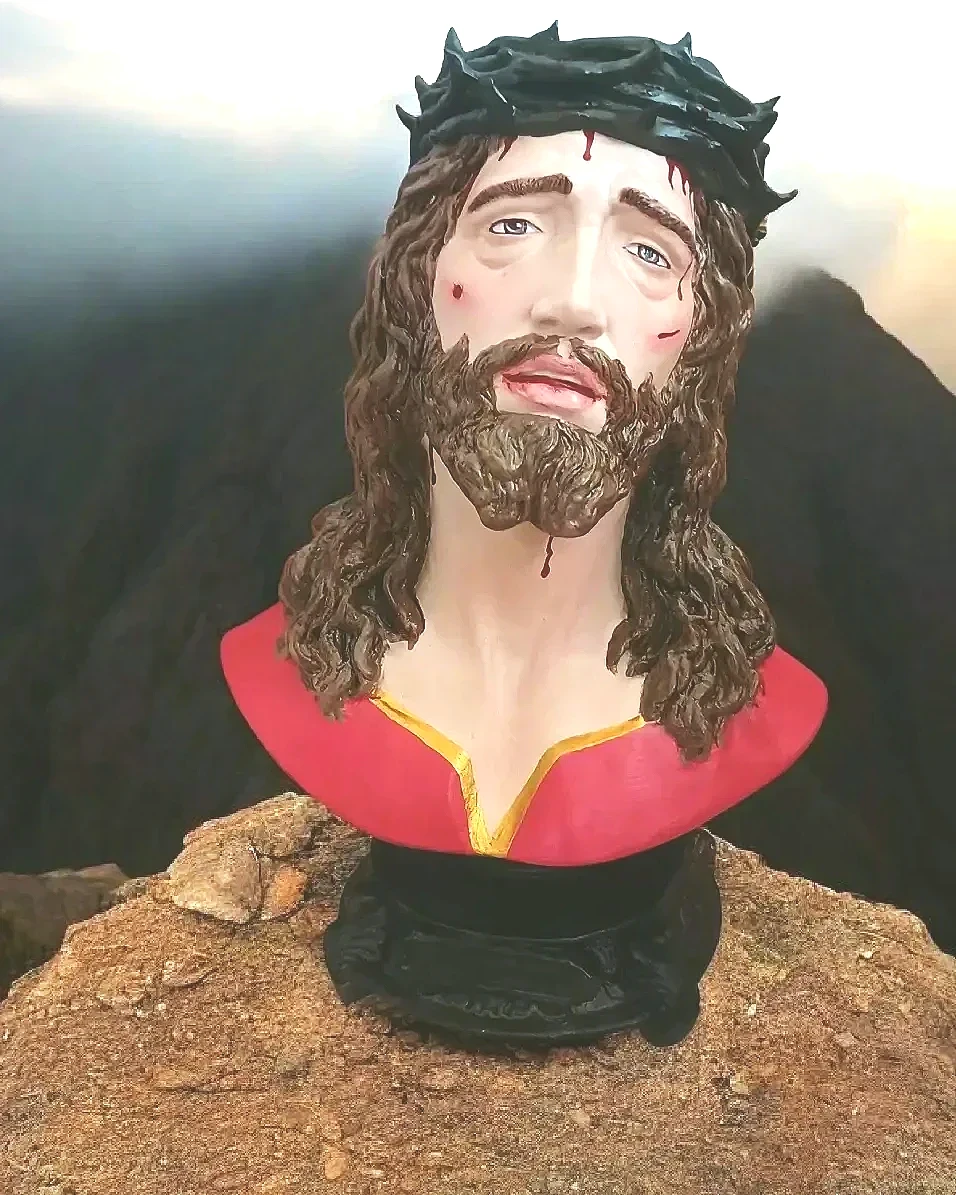 Busto do Ecce Homo em resina, policromia, 25 cm de altura